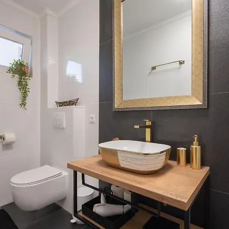 شقة Wellness D'or - Exclusive New With Whirlpool, Sauna, Sunny Terrace, Private Parking *